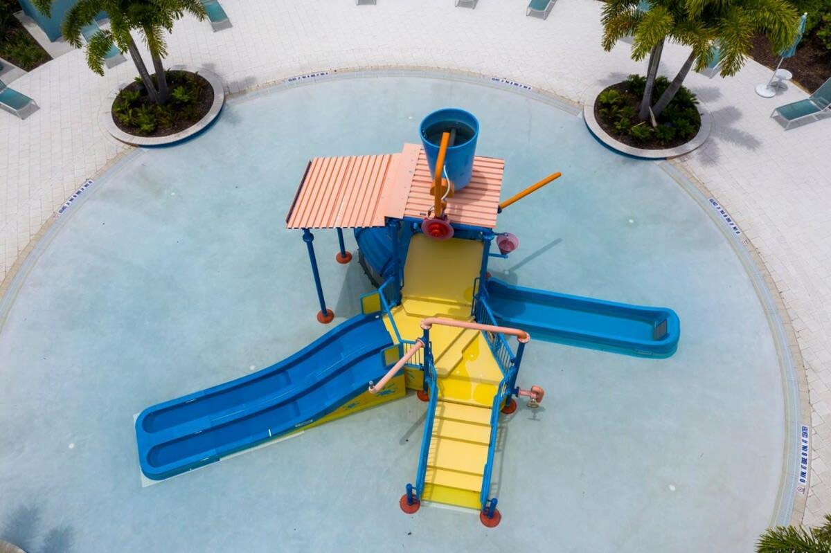 Splendid 5bd W Pool At Solara 2154 Ferienhaus *