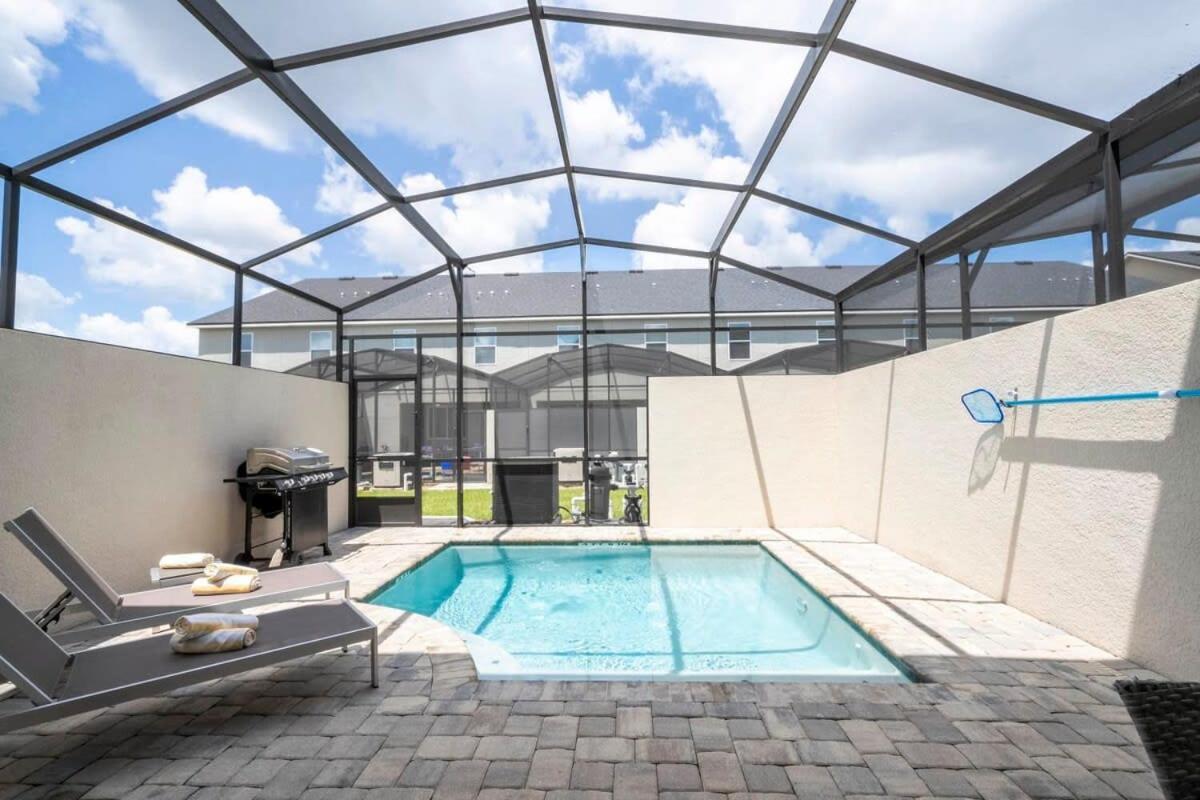 Splendid 5bd W Pool At Solara 2154 Ferienhaus